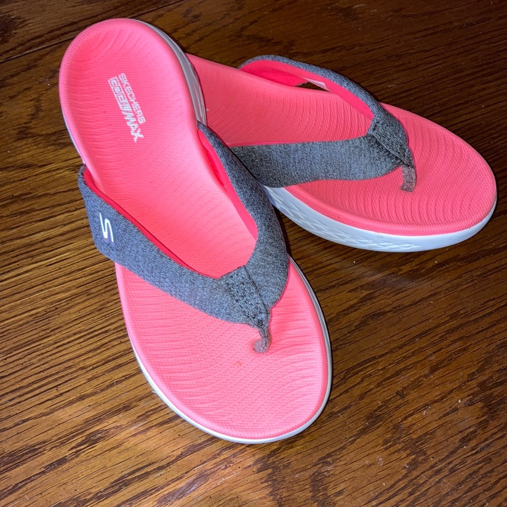 Sketchers Flip Flops